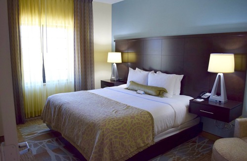 The Fountains Hotel | Free Breakfast + 24 Hour Business Center + Outdoor Pool