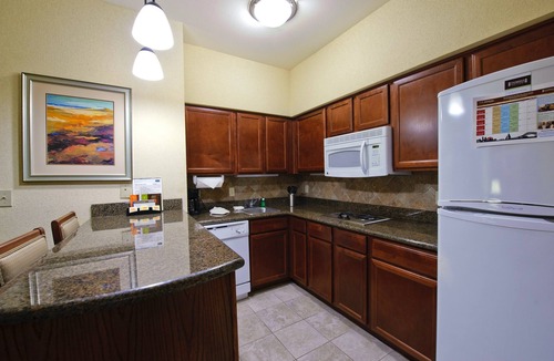 South Side Condo | Free Breakfast Buffet. Close to Great Beaches!