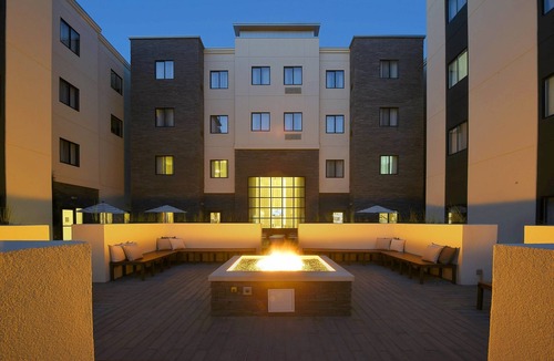 Little Rock Medical District Condo | Free Breakfast Buffet. Close to Medical Center. Good for Groups!