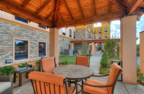 Lubbock Condo | Free Breakfast Buffet. Short Drive to Texas Tech University.