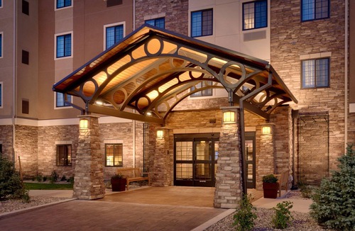 Cheyenne Apartment | Free Breakfast Buffet. Pool, Hot Tub & Gym. Great Location!