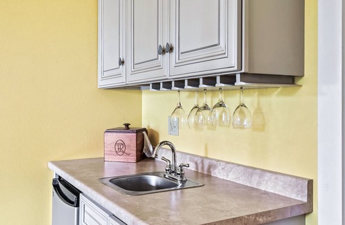 Townsend Ski Chalet | Free Breakfast | Hot Tub | Private Deck | WIFI