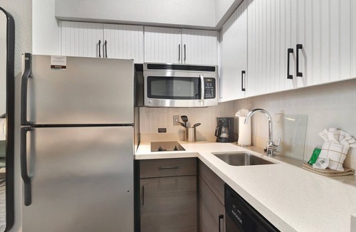 Longview Apartment | Free Breakfast. Indoor Pool. Short Drive to Maude Cobb Convention Center.