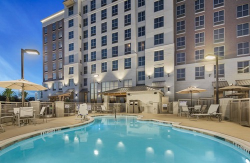 Florence Apartment | Free Breakfast, Outdoor Pool, 24 Hour Business Center. Near McLeod Regional Medical Center.