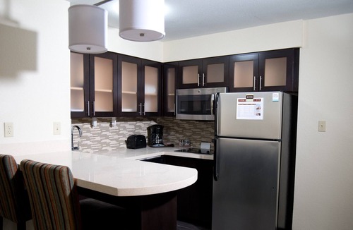 Barker Condo | Free Breakfast + Outdoor Pool + Hot Tub | Modern Suite