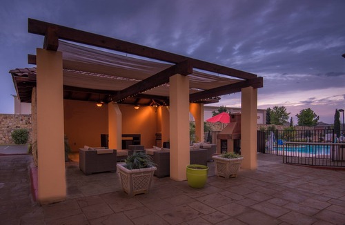 Irving Apartment | Free Breakfast + Pool | Accessible Suite