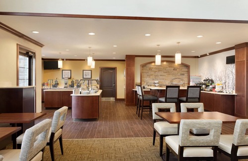 Midland Condo | Free Breakfast. Pool. Close to the new Chevron and Oxy campuses!