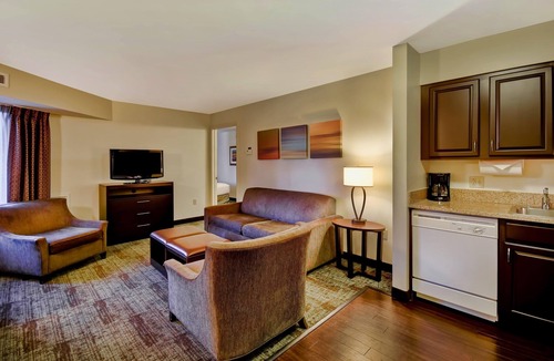 Madison Condo | Free Breakfast. Pool + Hot Tub. Near UW-Madison!