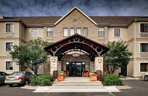 Madison Condo | Free Breakfast. Pool + Hot Tub. Near UW-Madison!