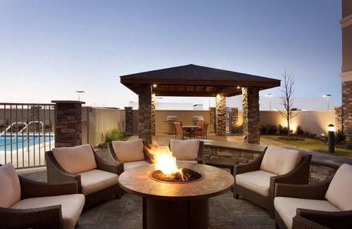 Midland Condo | Free Breakfast. Pool. King Suite. Near the new Chevron and Oxy campuses!
