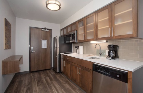 Rapid City Apartment | Free Breakfast. Pool & Hot Tub. Great for Business Travelers!
