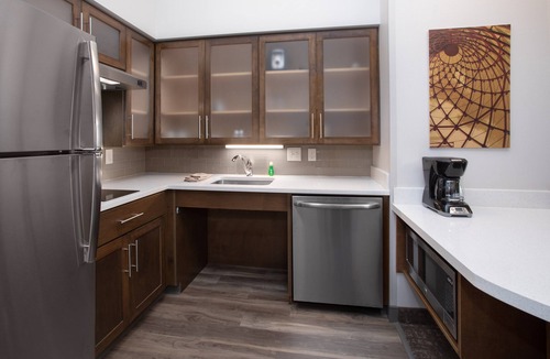 Rapid City Condo | Free Breakfast. Pool & Hot Tub. Near Rushmore Crossing Shopping Complex! Your Next Trip!