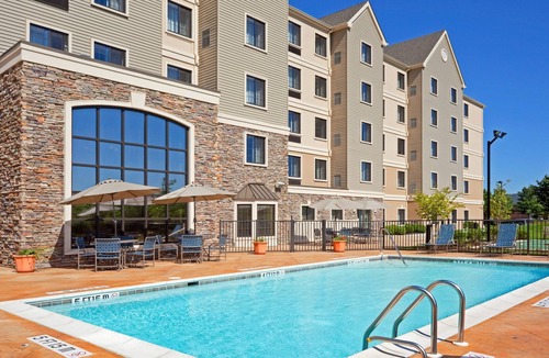 Concordville Condo | Free Breakfast. Seasonal Outdoor Pool. Gym. Near Longwood Gardens! Your Next Trip!