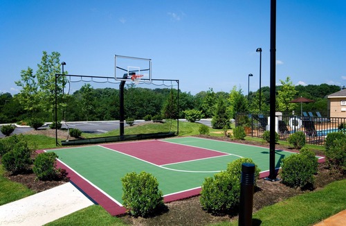 Concordville Condo | Free Breakfast. Seasonal Outdoor Pool. Gym. Near Longwood Gardens! Your Next Trip!