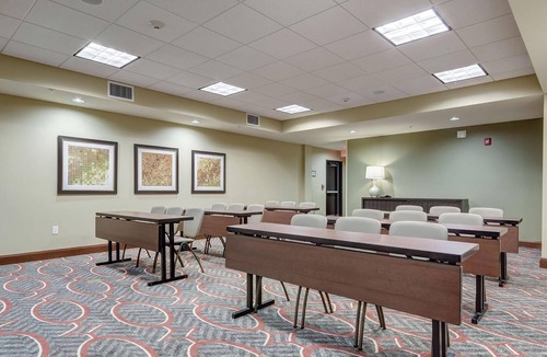 Maryland Heights Condo | Free Breakfast, Gym, BBQ. Your Next Vacation