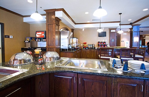 West Valley City Condo | Free Breakfast Buffet. Pool, Hot Tub