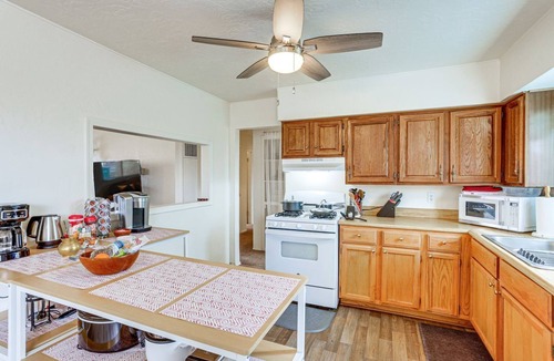 Farmington House | Free Chick-fil-A&Starbucks! Sierra Vista Hideaway!