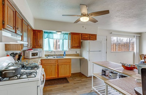 Farmington House | Free Chick-fil-A&Starbucks! Sierra Vista Hideaway!