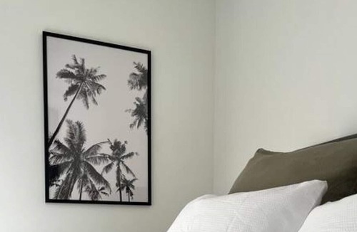 Hamilton House | Free Cleaning & Close to Everything!