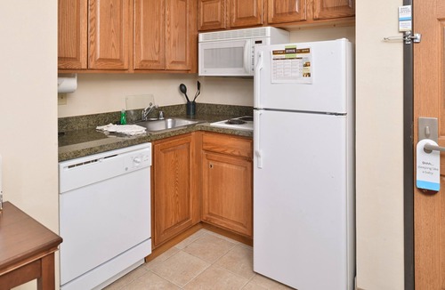 Nor Este Apartment | Free Daily Breakfast, Pool + Hot Tub Access