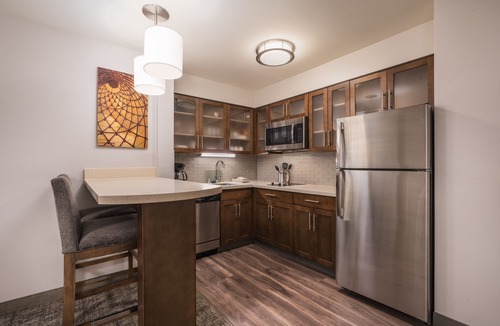 Midtown Anchorage Apartment | Free Daily Breakfast, Business Center + Heated Indoor Pool Access