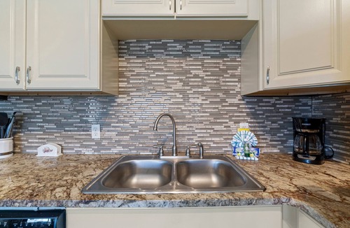 Silver Sands Beach Condo | FREE Golf&Perks! Updated, Cozy Beachfront Bargain, Amazing Views, Pool&Grills