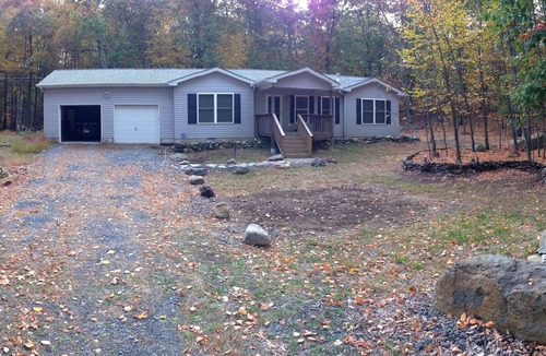 Bushkill House | FREE Horseback Riding & skiing