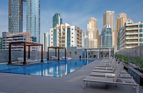 Dubai Marina Apartment | Free housekeeping visits during your stay - StayShort - Elegant & Bright Studio Retreat in Dubai Marina that Sleeps 3