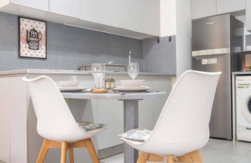 Barsha Heights Apartment | Free housekeeping visits during your stay - StayShort - Stylish Studio Apartment in Tecom's Prime Location