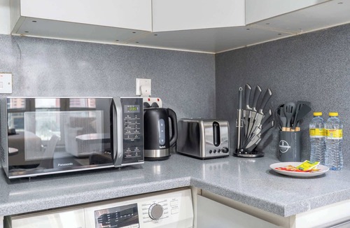 Barsha Heights Apartment | Free housekeeping visits during your stay - StayShort - Stylish Studio Apartment in Tecom's Prime Location