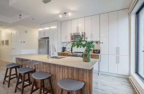 Old Montreal Apartment | Free Indoor Parking Old Montreal 4