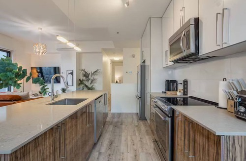 Old Montreal Apartment | Free Indoor Parking Old Montreal 4