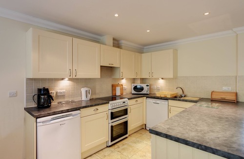 Saltash Cottage | Free leisure facilities included