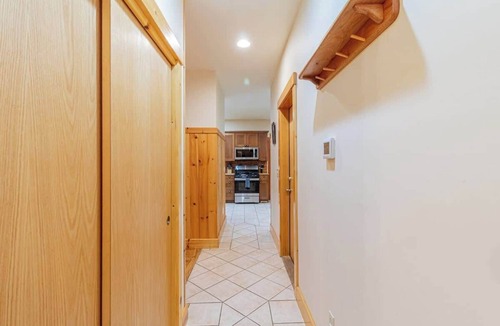 Paradise Estates Cabin | Free Night! 5bd-4bath+HotTub+Sauna+EV