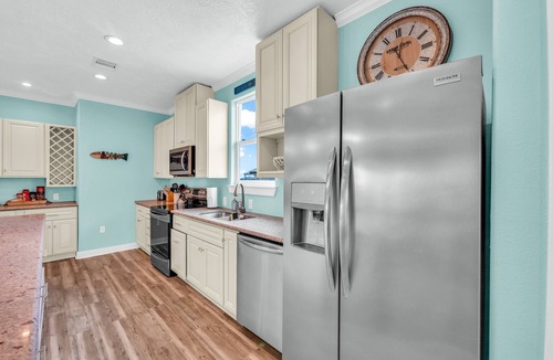 Crystal Beach House | FREE Night Promo in Description ● Lift ● Fire Pit ● Dog Friendly