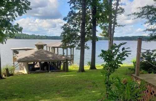 Hemphill Cottage | Free night! Weekday Special located directly on Toledo Bend Lake