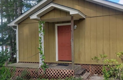 Hemphill Cottage | Free night! Weekday Special located directly on Toledo Bend Lake