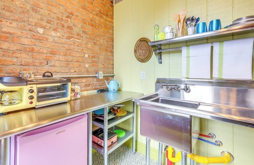 Smoketown Jackson Apartment | Free Off-Street Parking! Louisville ‘Side Shack’