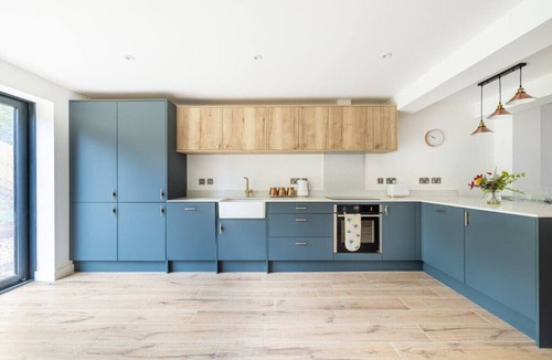 Redlynch House | |Free Parking|4BR|2.5BA|Sleeps8|