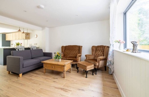 Redlynch House | |Free Parking|4BR|2.5BA|Sleeps8|