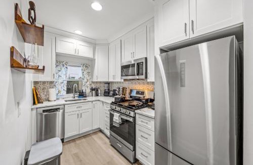 Old Town Alexandria Apartment | - Free Parking & 5-Min Walk To Metro - Book Now!