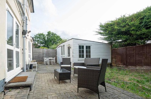 Reading House | Free parking | 7 beds | Contractor & Large groups