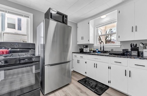 Hamburg Apartment | Free Parking and Prime Location