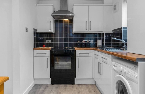 Livingston House | Free Parking | Central | Sleeps 5 | 2 Bedrooms