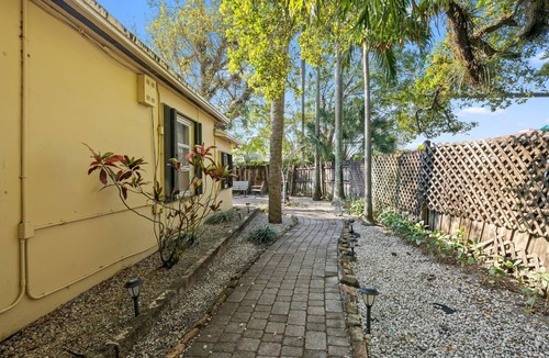 Tarpon River House | Free Parking Minutes from Downtown Las Olas