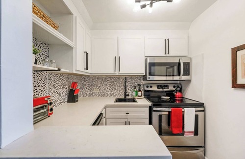 North Bay Village Condo | Free Parking | Modern Studio