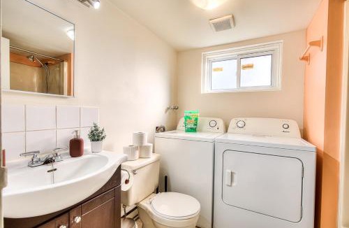 Pierrefonds-Roxboro Apartment | Free Parking! Montreal Adventure Home - Modern & Spacious Comforts!