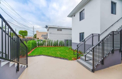 East Little Havana Apartment | Free Parking | Prime Location Calle Ocho | Apt