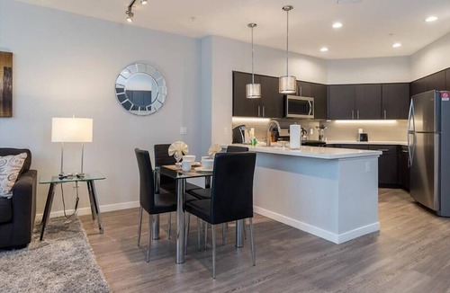 Menlo Park Apartment | Free Parking | Spacious 1BR | W|D | Gym | Kitchen