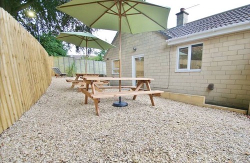 Bath House | FREE PARKING, Spacious and Stylish.